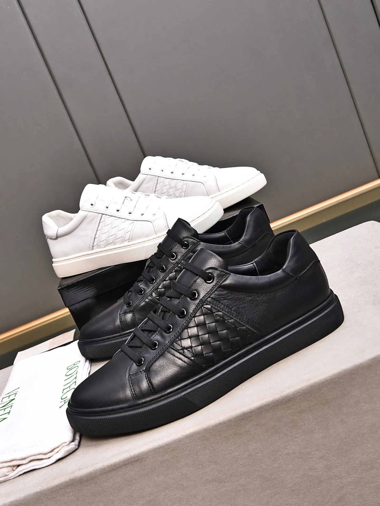 Men's shoes 💰480 [Lace-up series] BOTTEG* VENET* - high-end boutique Size: 38-44 (45 customized) BV new product, first-layer cowhide artificially woven classic style and contemporary fashion temperament harmoniously blend, rubber soles are light and flexible, water-dyed cowhide pads! [Taobao, Tmall, and live streaming are the first choices]